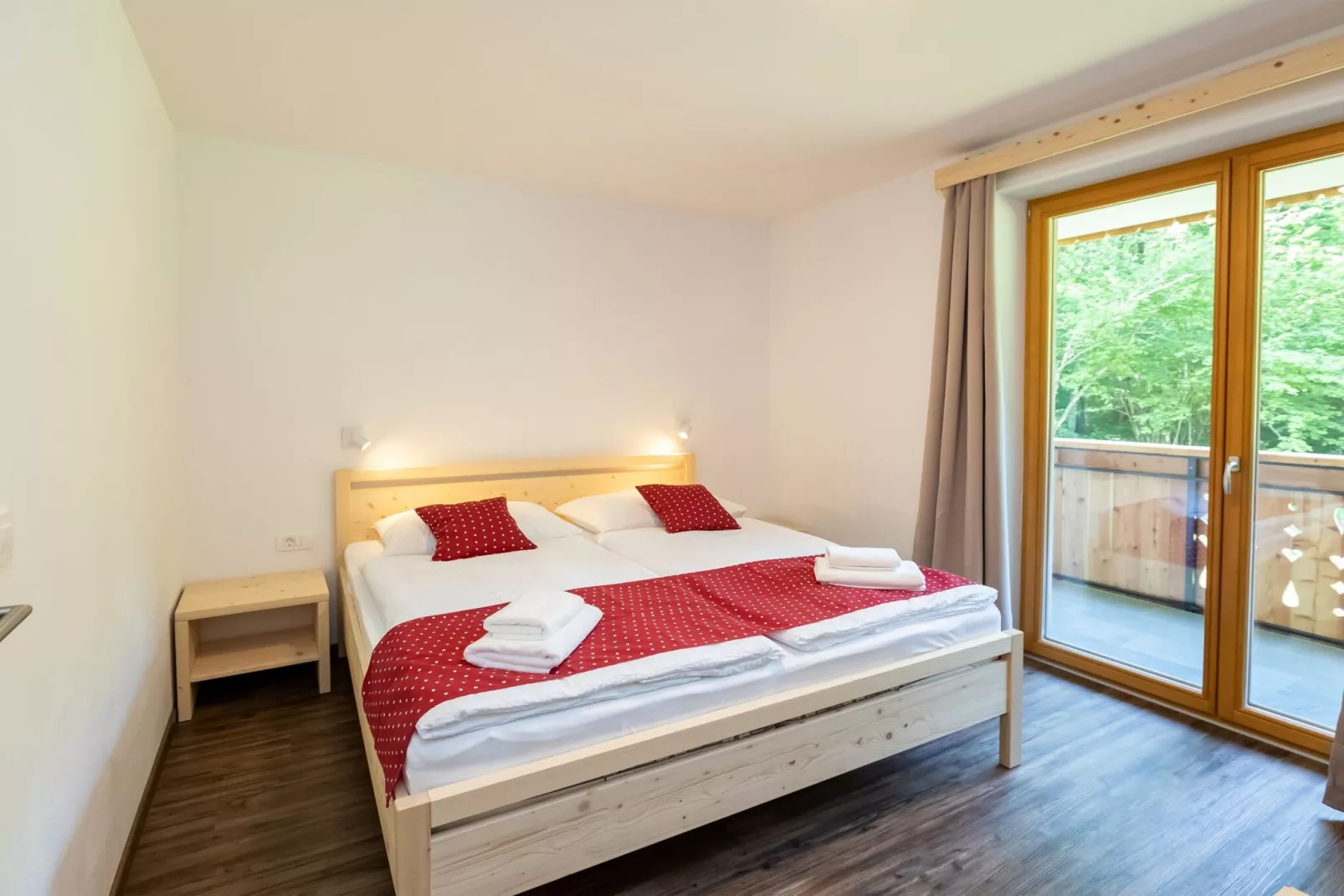 The Woodland Nook Apartments Bohinj - Classic Two Bedroom Apartment with Balcony (owner C)-Slaapkamer
