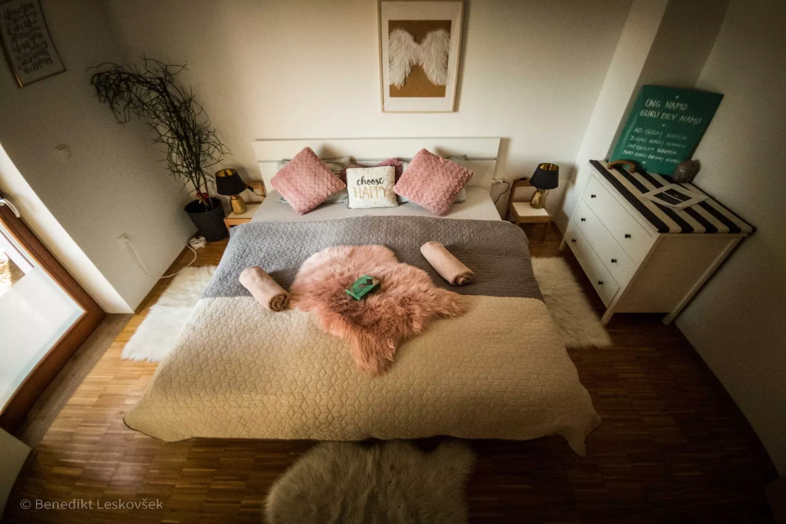 Rustic Refuge Glamping with Hot-Tub and Sauna - Two Bedroom Apartment with Terrace-Slaapkamer