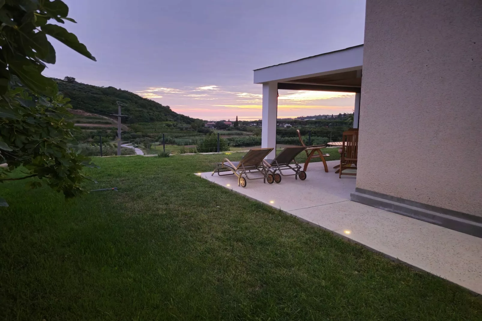 Portoroz Apartment with Sea View and Hot-Tub - One Bedroom Apartment with Sea View and Terrace-Buitenlucht