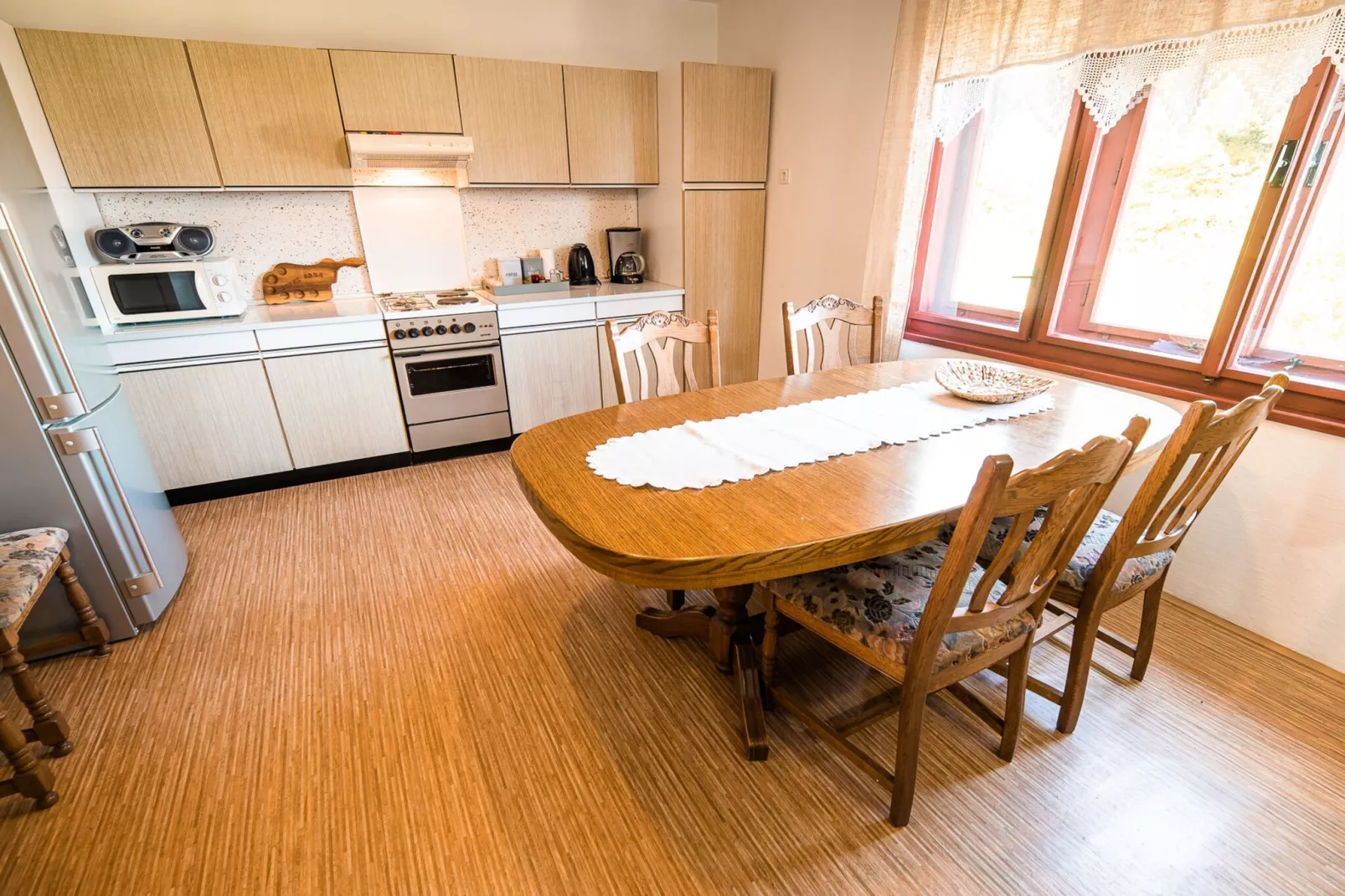 Bloomfield Retreat Country House with Sauna - Three Bedroom Country House-Keuken