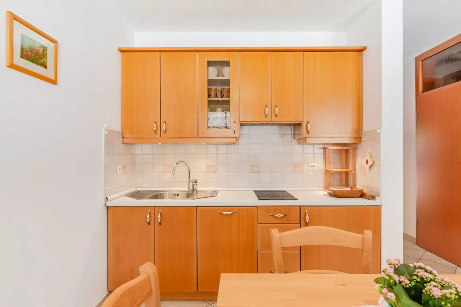 Log pod Mangartom Amazing Apartment with Balcony - One Bedroom Apartment with Balcony-Keuken