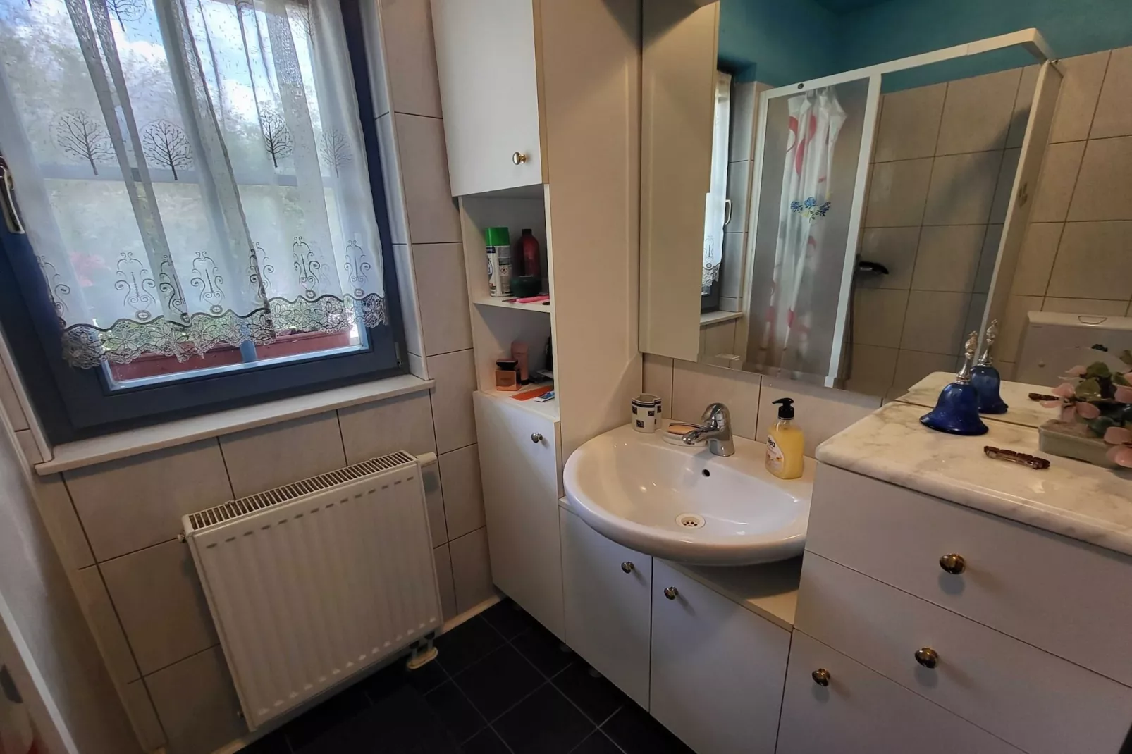 Bovec Comfortable Apartment with Mountain View - One Bedroom Apartment with Mountain View-Badkamer