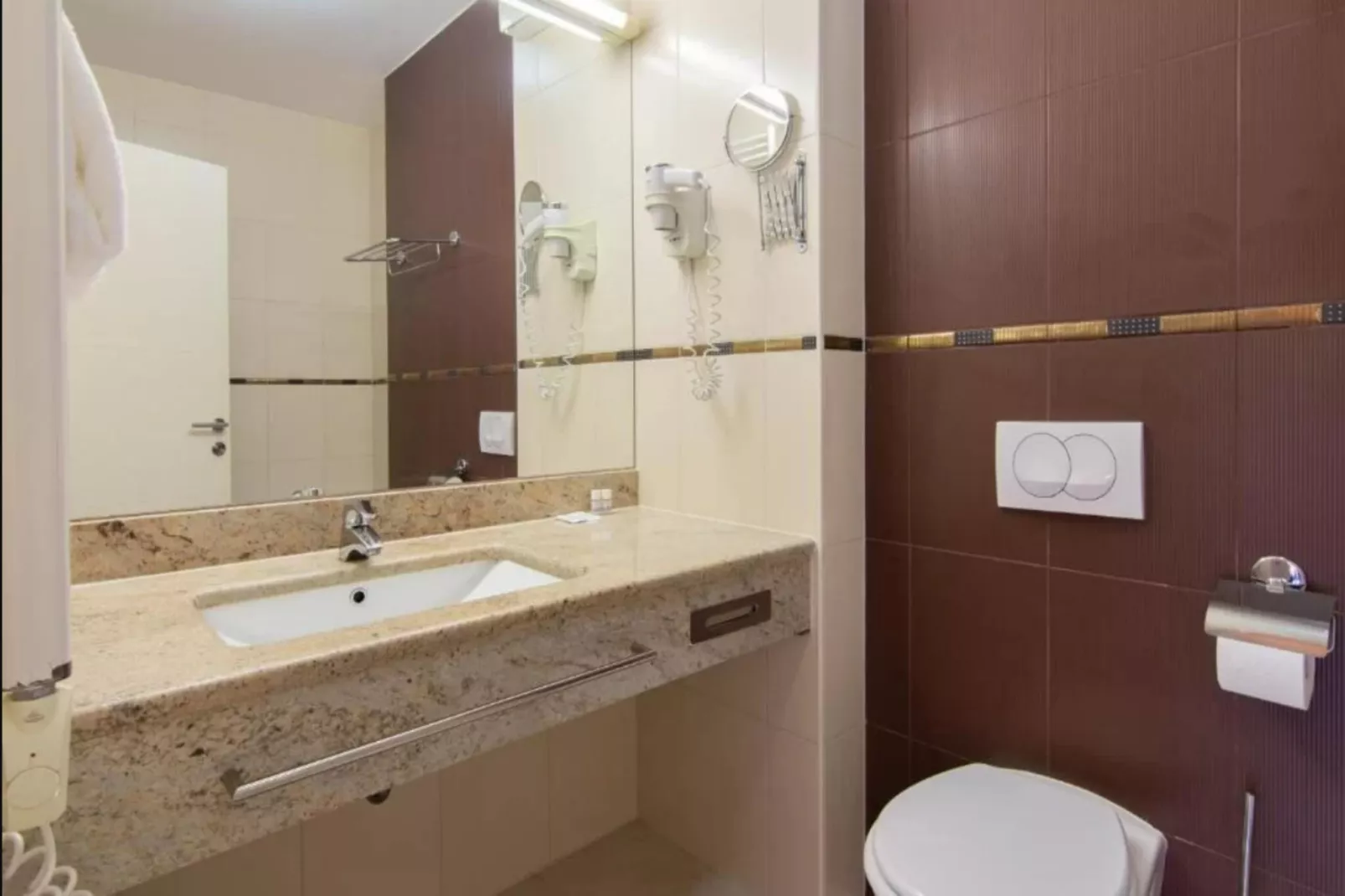 Marina Portorož Family Friendly Apartment 3 - Two Bedroom Apartment-Badkamer