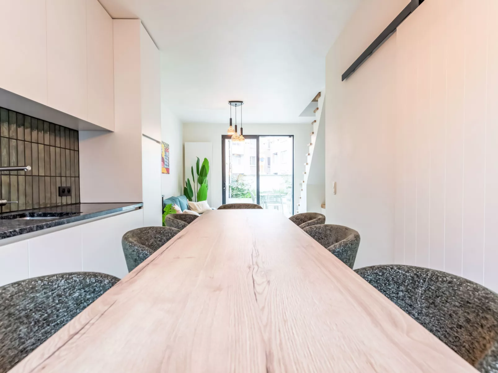 Lili's with terrace-Binnen