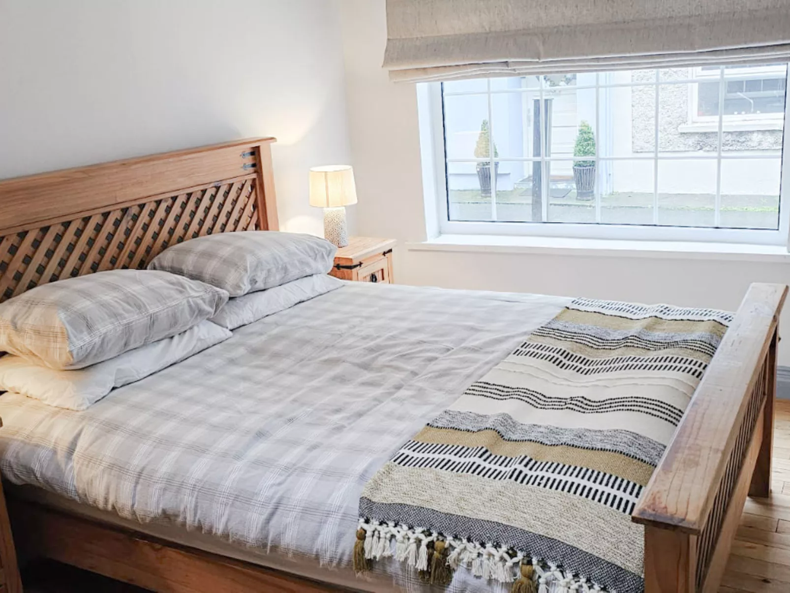 Passage East Holiday Home-Binnen