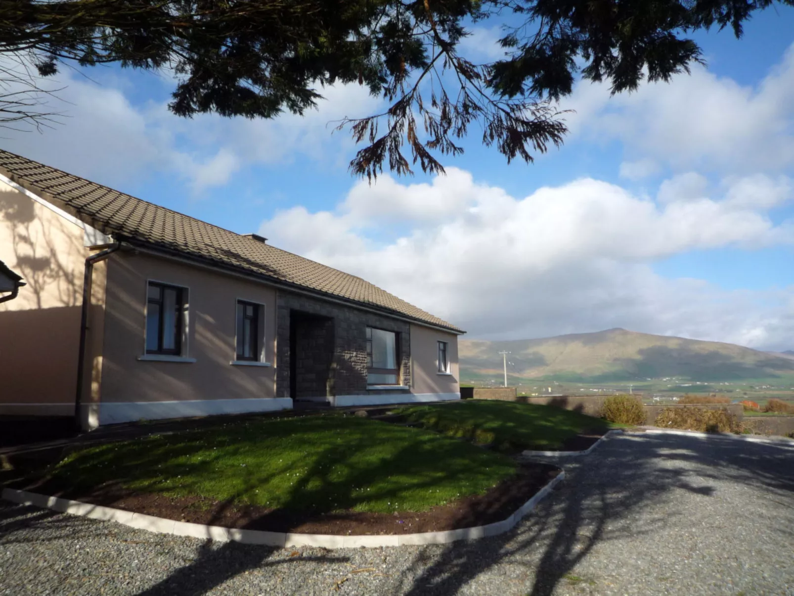 Dingle Bay View (TR2)-Buiten