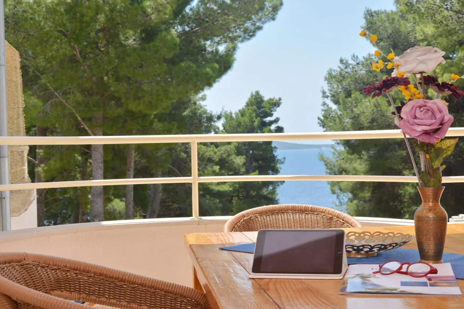 Seafront Apartments Deveron - Duplex Two Bedroom Apartment with Balcony and Sea View (Island)-Terrasbalkon