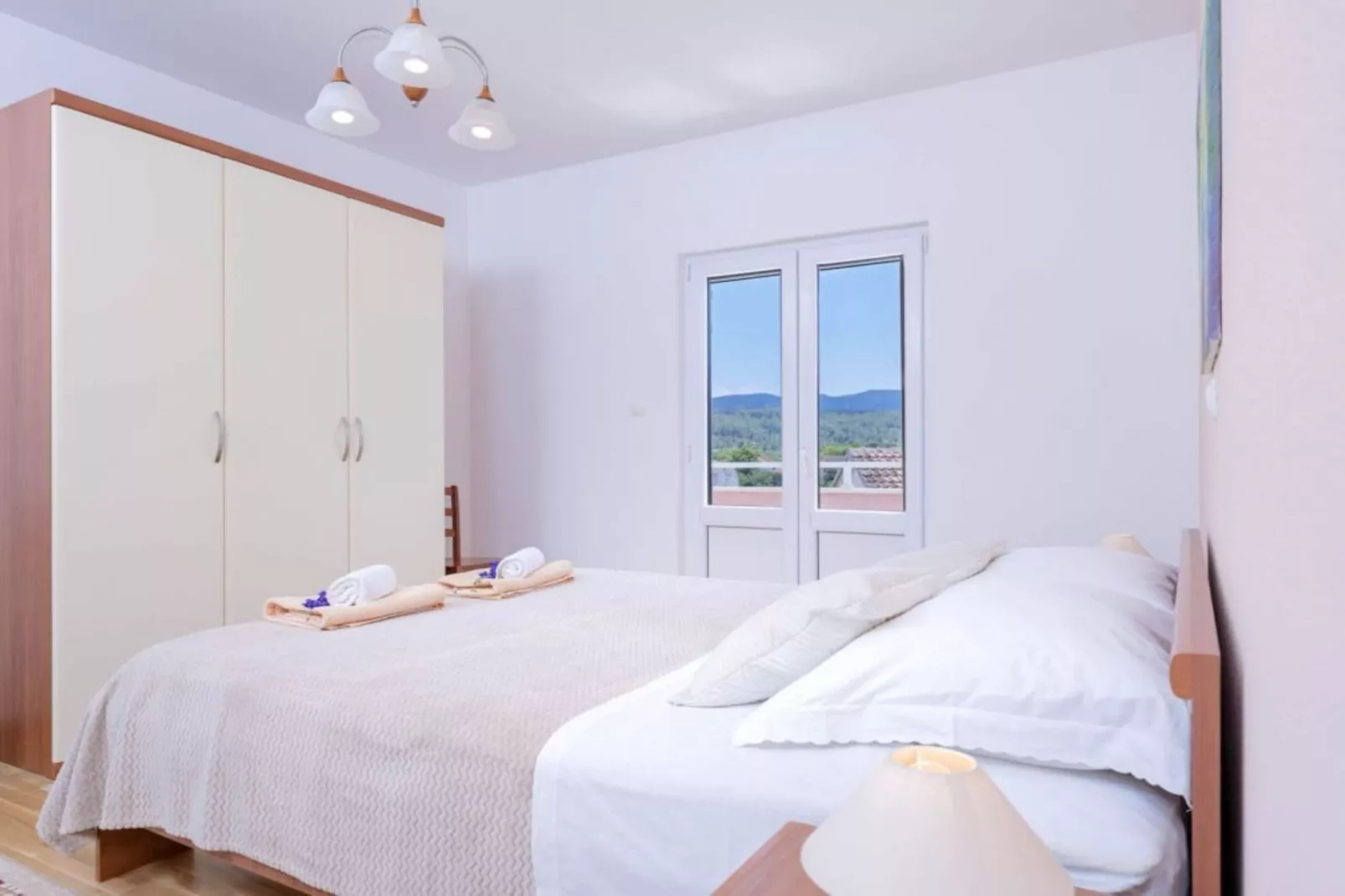 One Bedroom Luxury Apartment with Balcony and Sea View  1-Slaapkamer