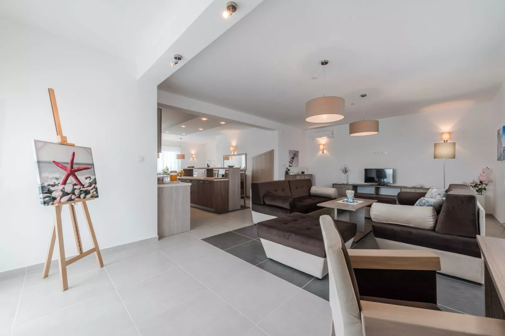 Luxury Escape with Swimming Pool & Modern Design -Deluxe Four Bedroom Villa with Private Pool ( Villa 4)-Woonkamer