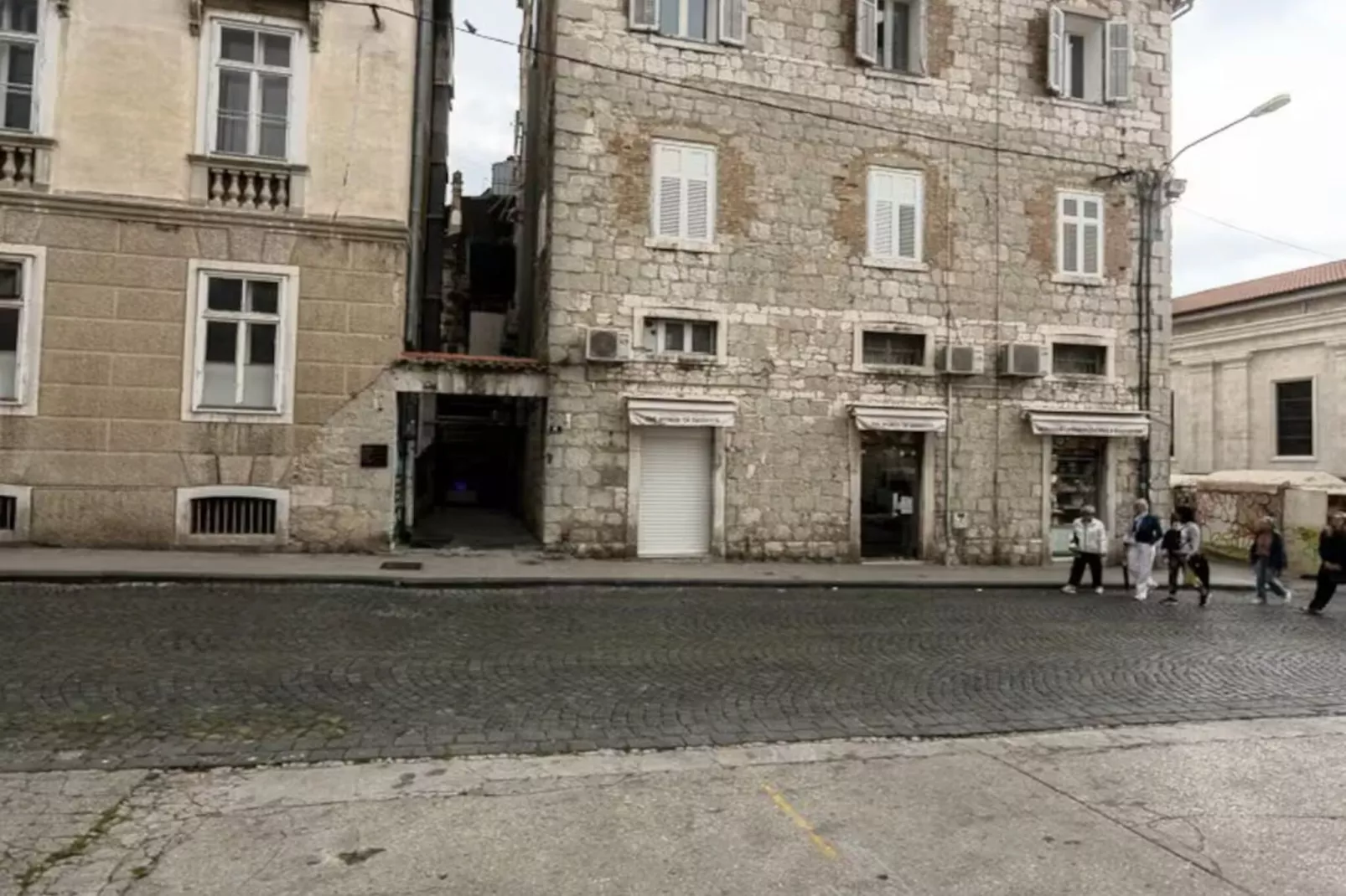 Silver Gate Rooms-Diocletian's Palace - Six-Bed Room