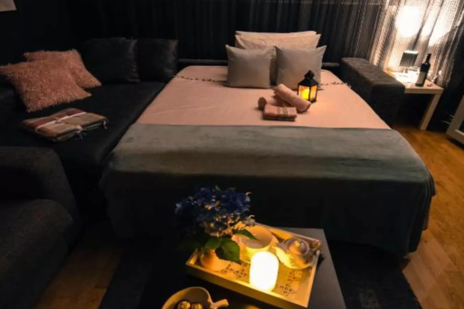 Chic Budva City Retreat - Studio Apartment with Balcony-Slaapkamer