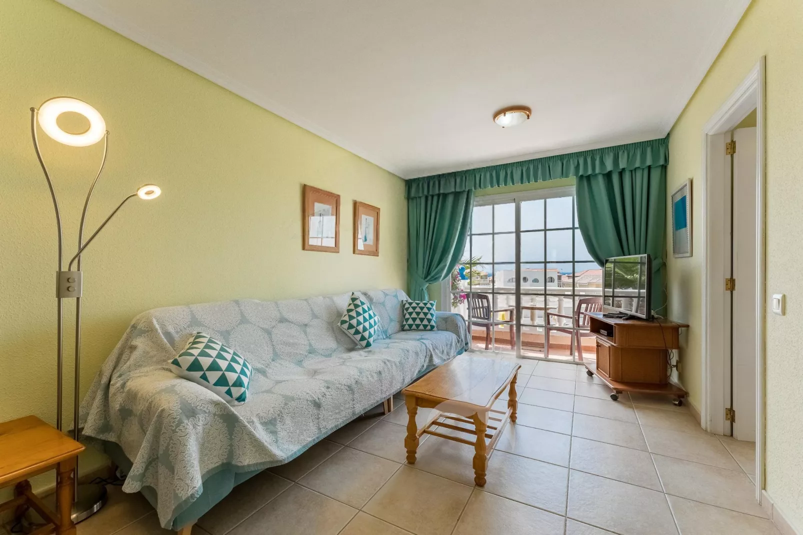 Delfin 14 Vista Jardin 2d-Woonkamer