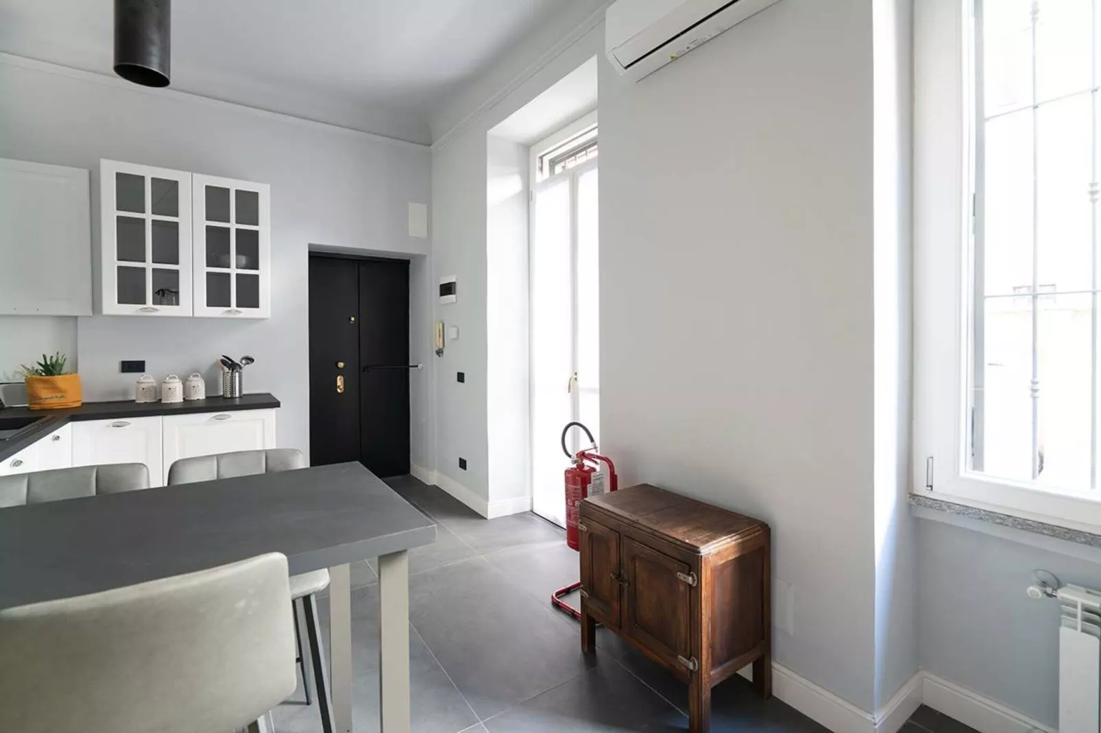 MI LOMELLINA-Eetkamer