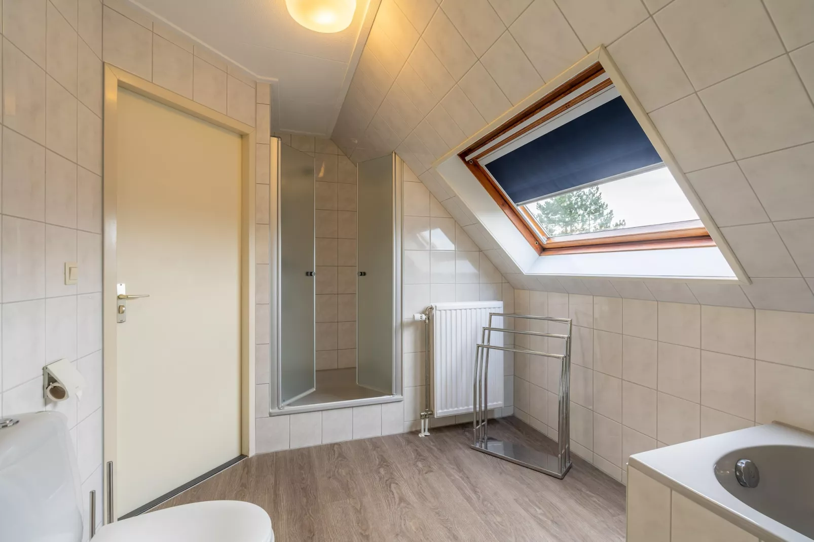 Kamperfoelie 61-Badkamer