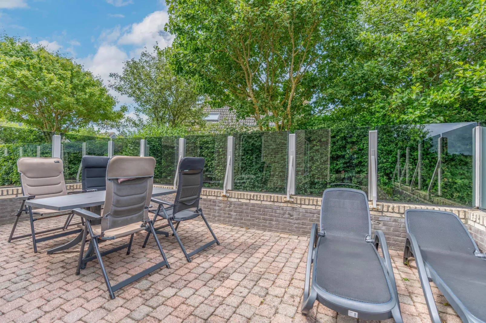 Kamperfoelie 69-Terrasbalkon