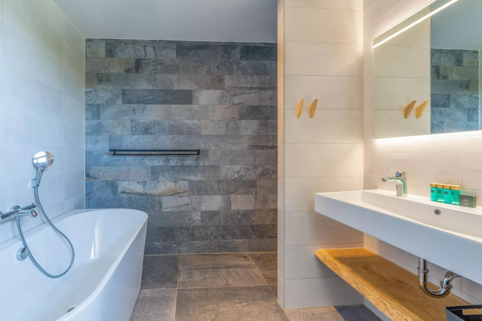 Waalburght 16-Badkamer