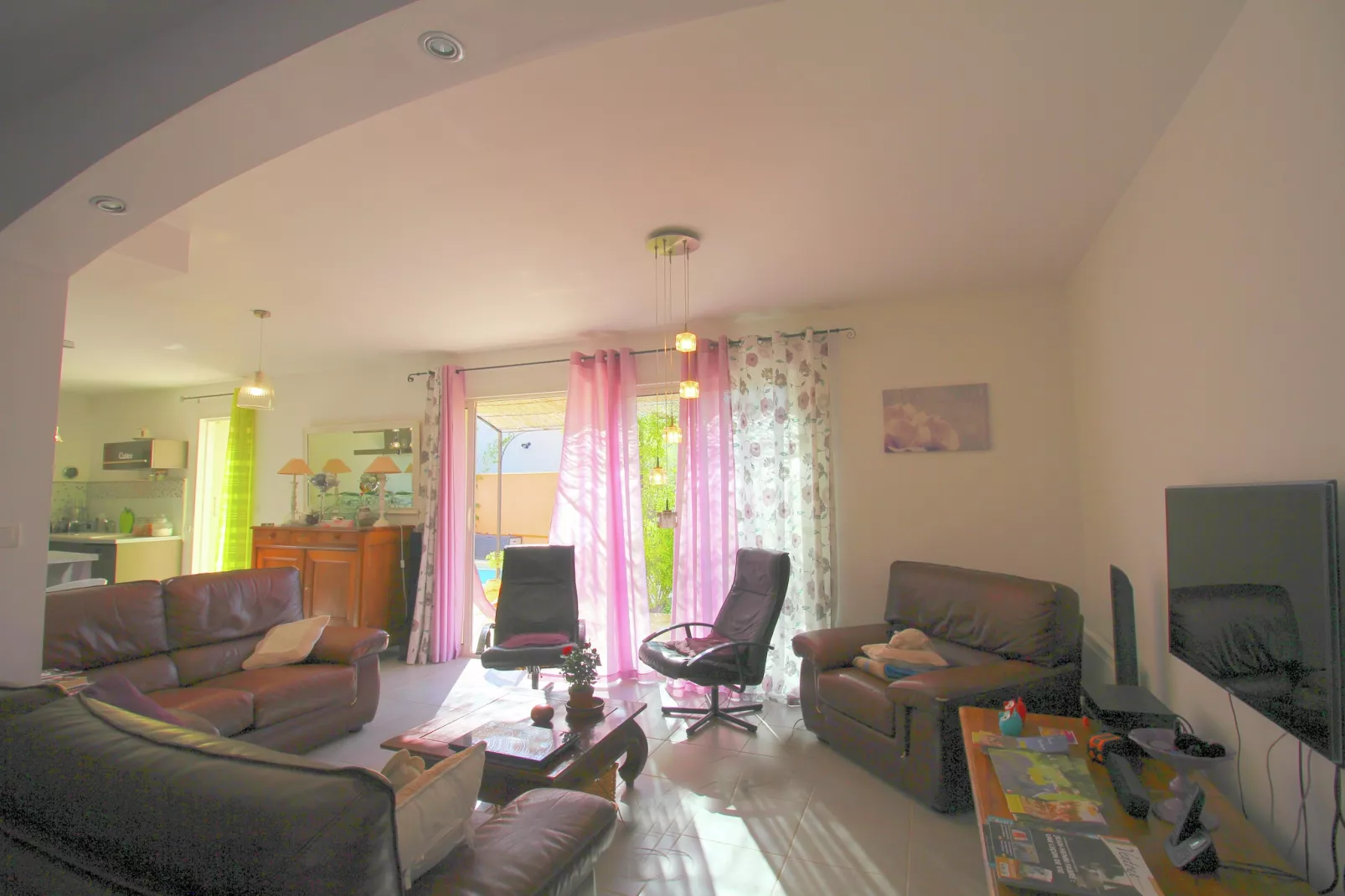 Prachtig vakantiehuis met privézwembad-Woonkamer