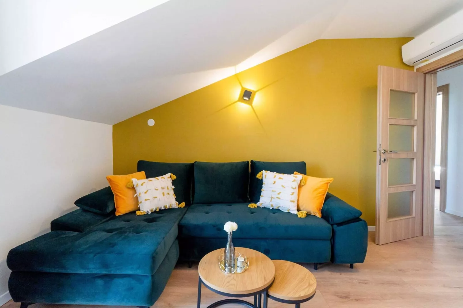 Authentic Villa Storia-Woonkamer