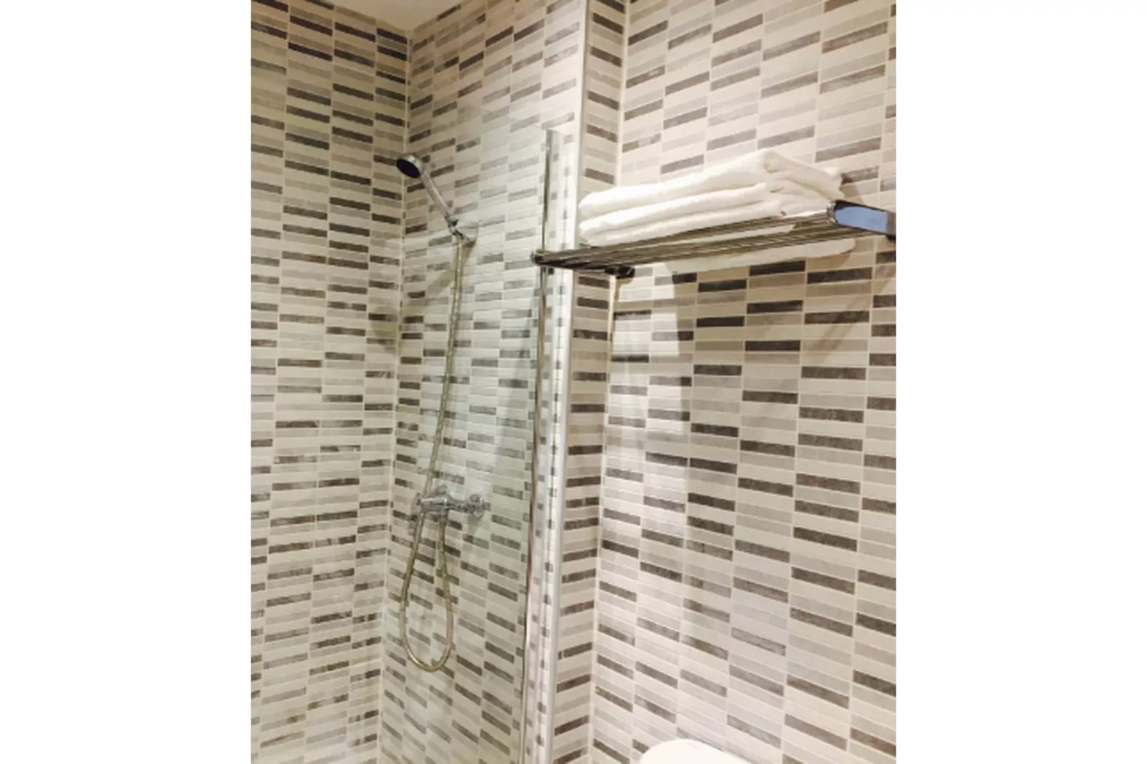 CT 377 - Faro's Malaga Citycenter - Refino Apartment - Rooftop Pool-Badkamer