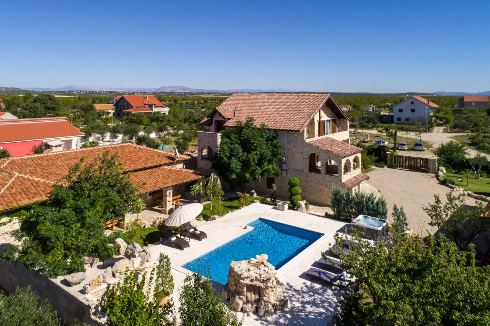 Villa Olea with private heated pool-Buitenkant zomer