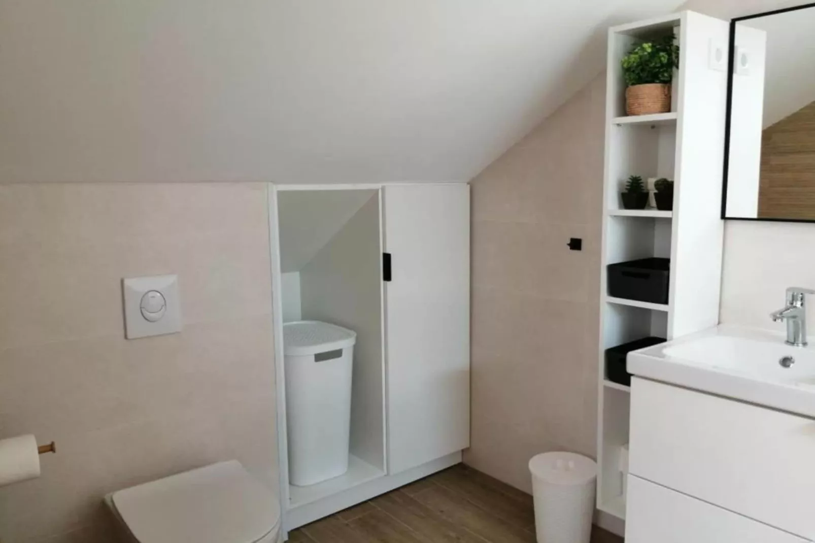 House Serenity with Pool-Badkamer