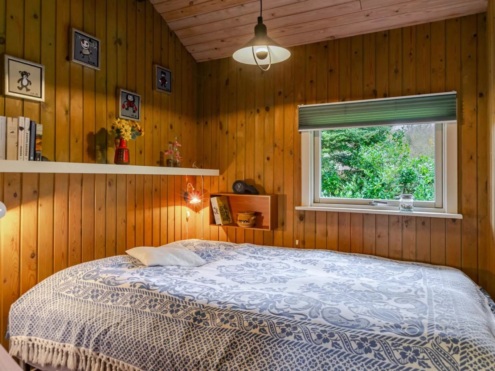 "Mika" - 300m from the sea-Binnen