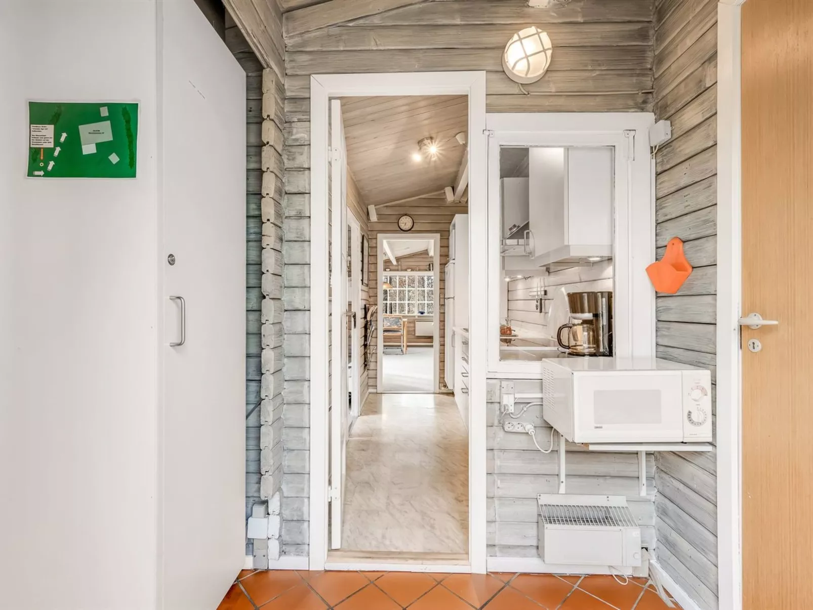 "Leandra" - 11km from the sea-Binnen