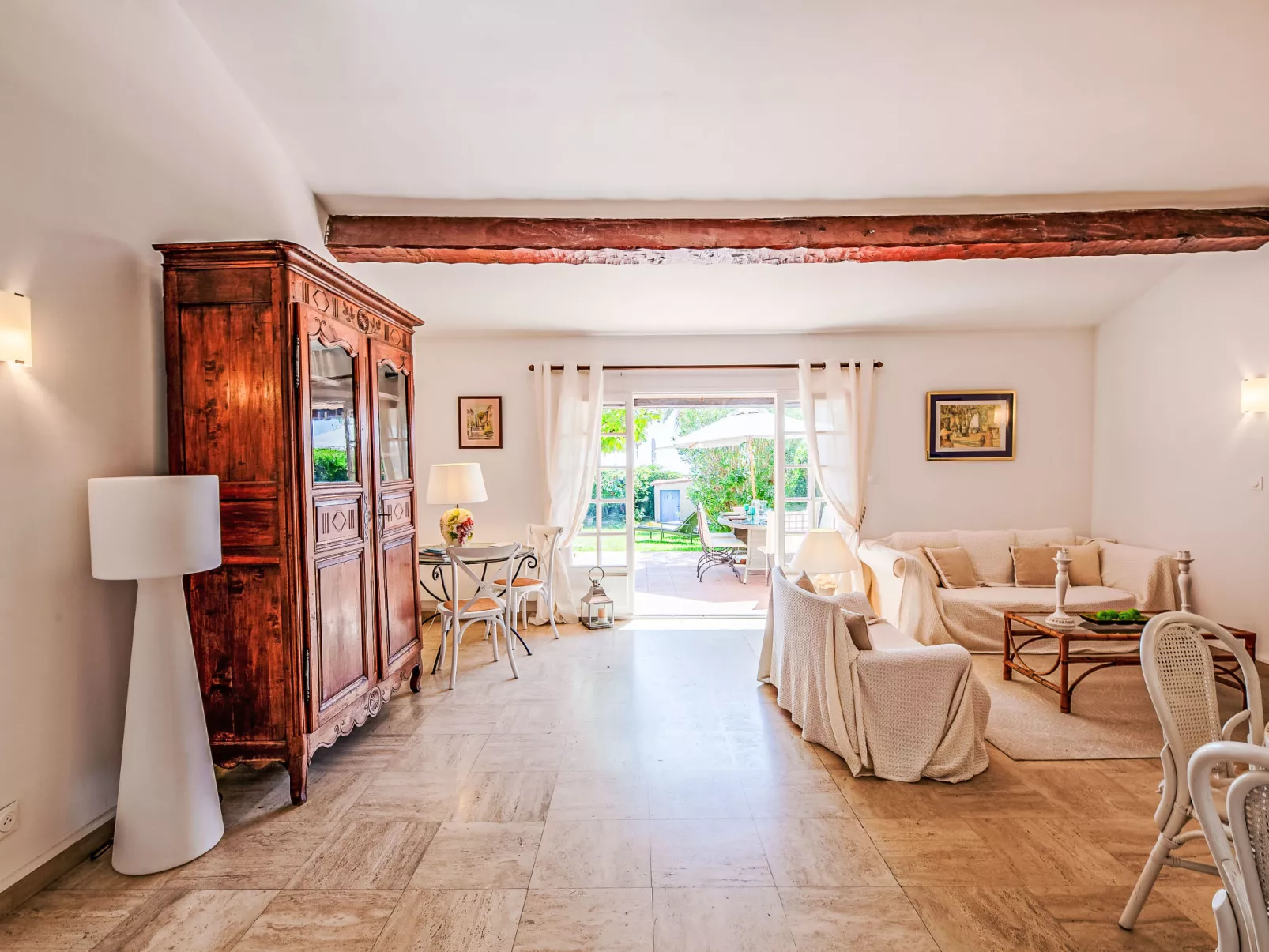 El Cantarello-Binnen