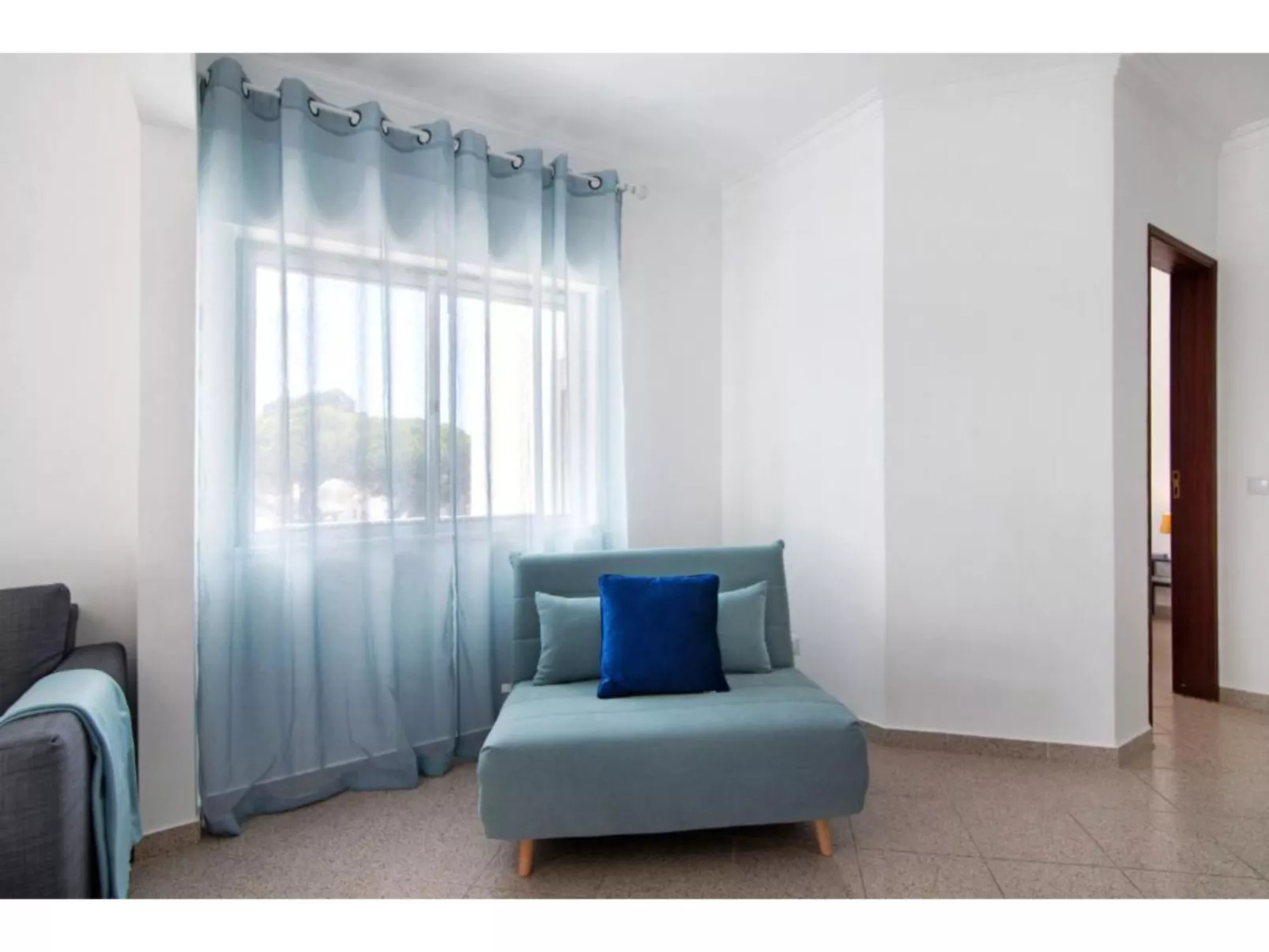 Jade-Sunny Way-Binnen