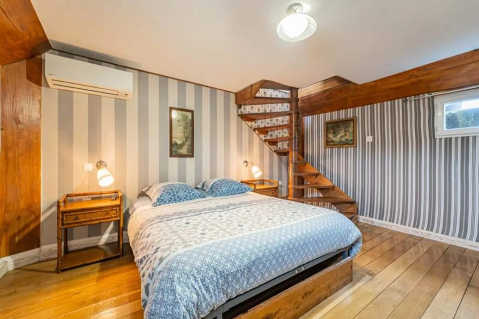 Adorable Suite Sur La Péniche Petite Annick-Niet-getagd