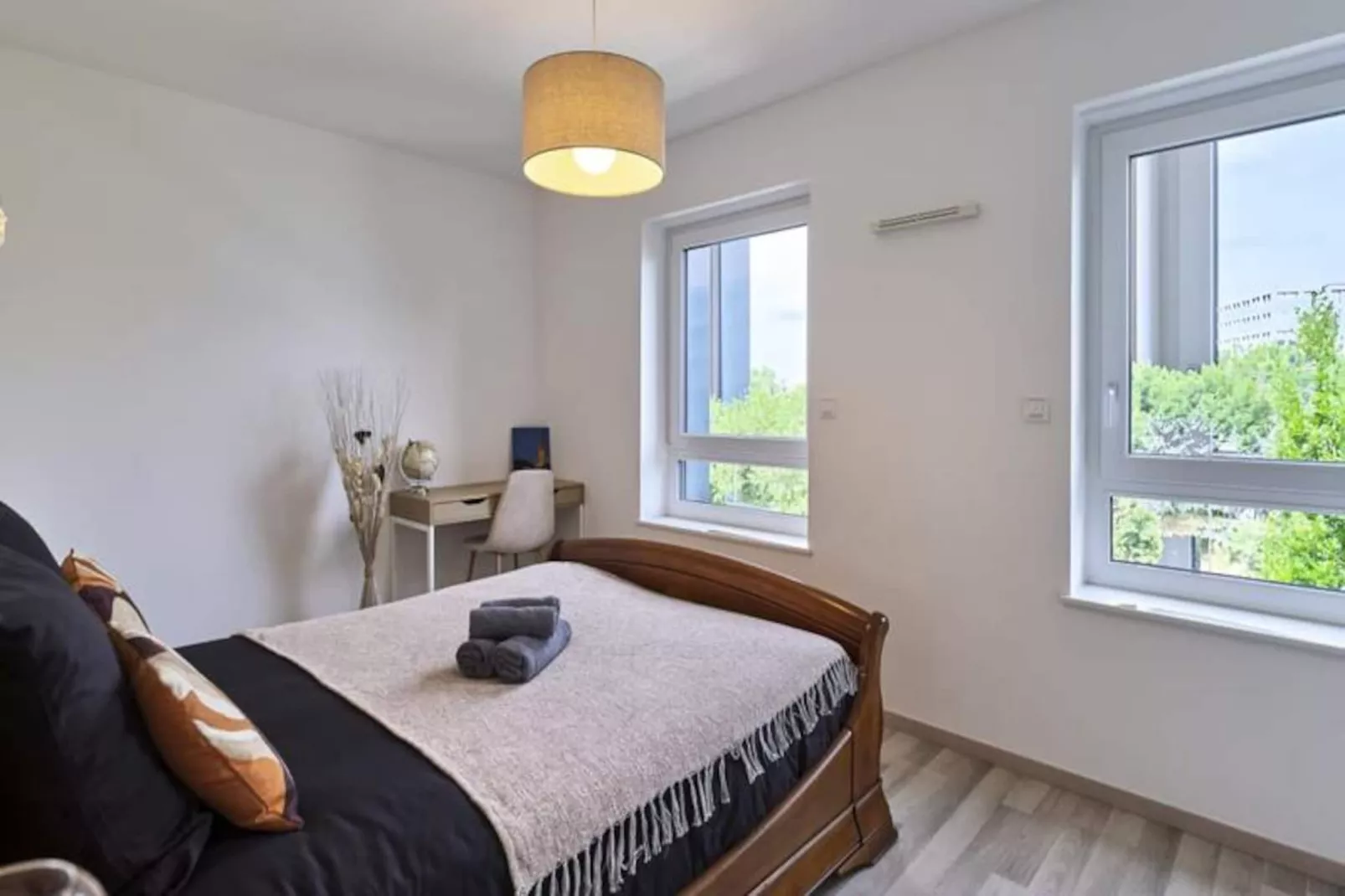 Dans Les &eacute;toiles - 2 Chambres Proche Centre Ville Avec Parking Inclus-Niet-getagd