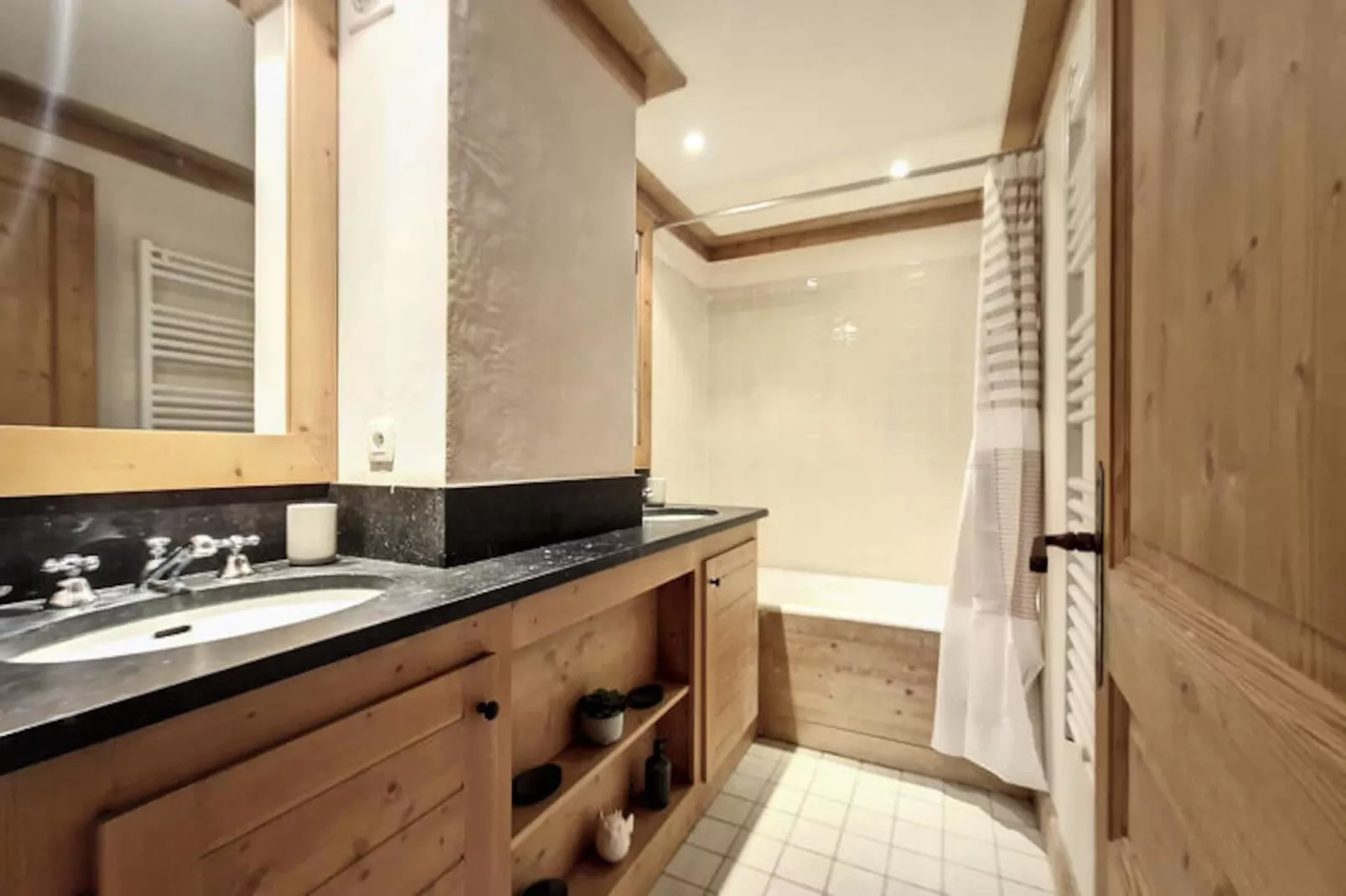 Résidence Roche De Fours-Niet-getagd