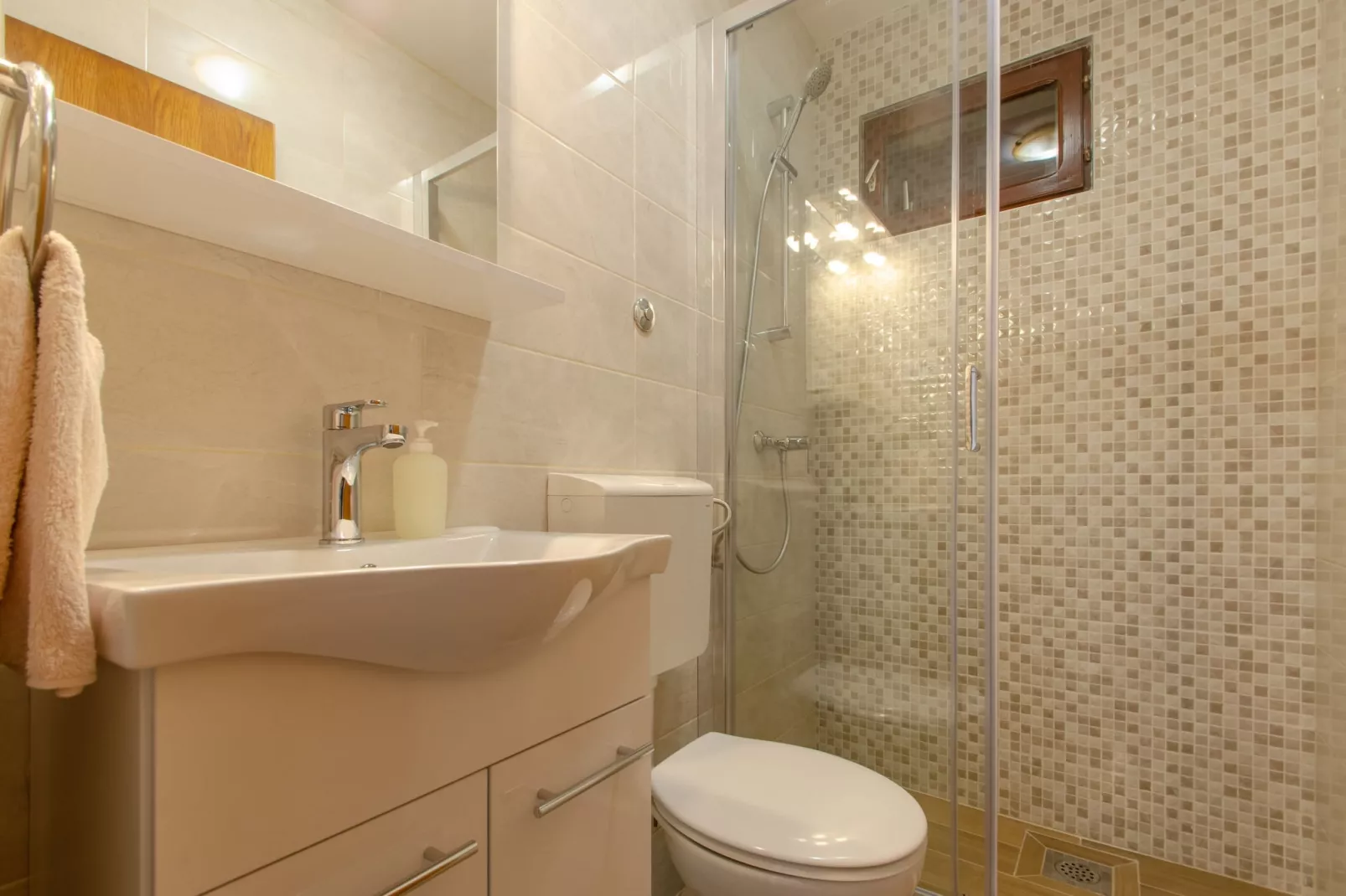 Panoramic Apartments Anić - Superior Two Bedroom Apartment with Terrace and Sea View (A1)-Badkamer