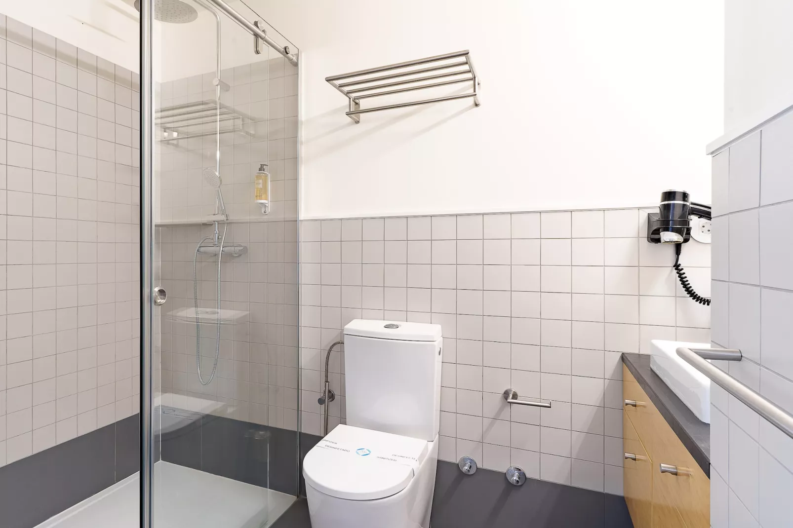 On Trend Nightlife Studio 103-Badkamer