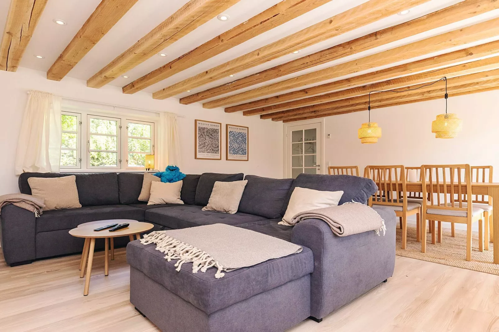 Idyllisch rietgedekt huisje-By Traum-Binnen