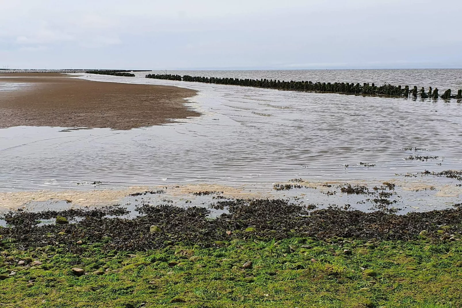 Gezellige kustschuilplaats in Hojer-By Traum-Waterzicht