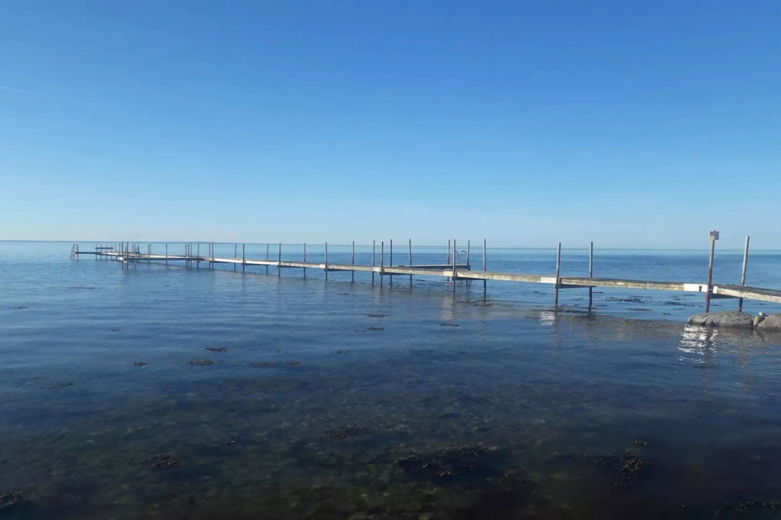 Luxe zwembad retraite bij zee -- By Traum Ferienwohnungen-Waterzicht