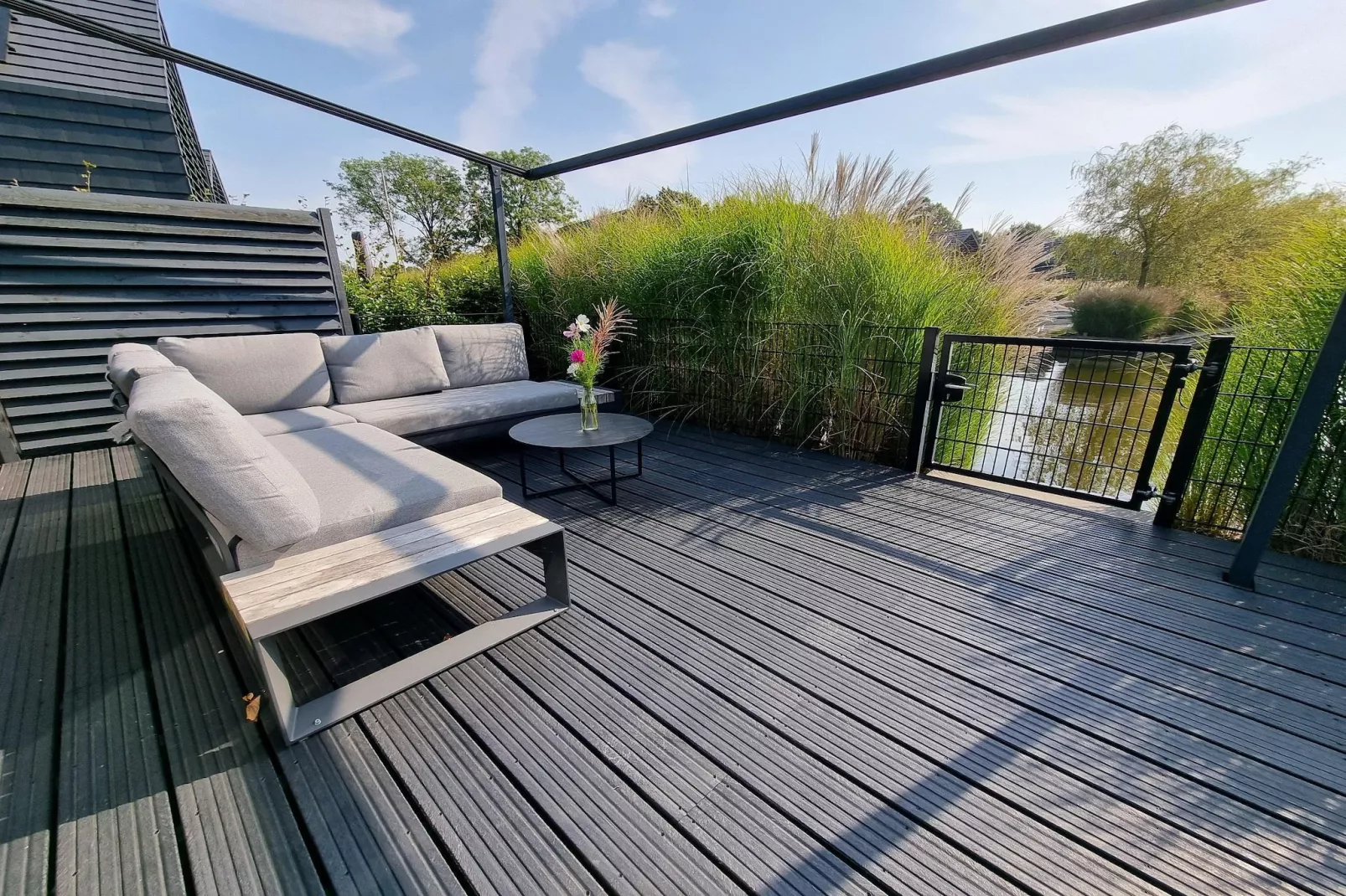 Watervilla Santjin-Terrasbalkon