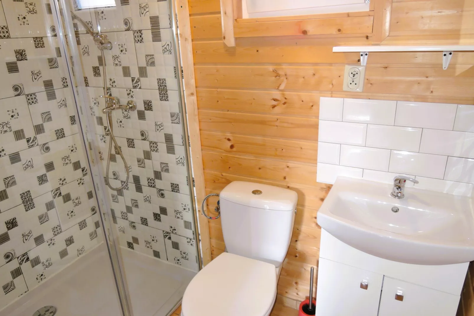 Domy wakacyjne w Międzyzdrojach z podgrzewanym basenem-Badkamer