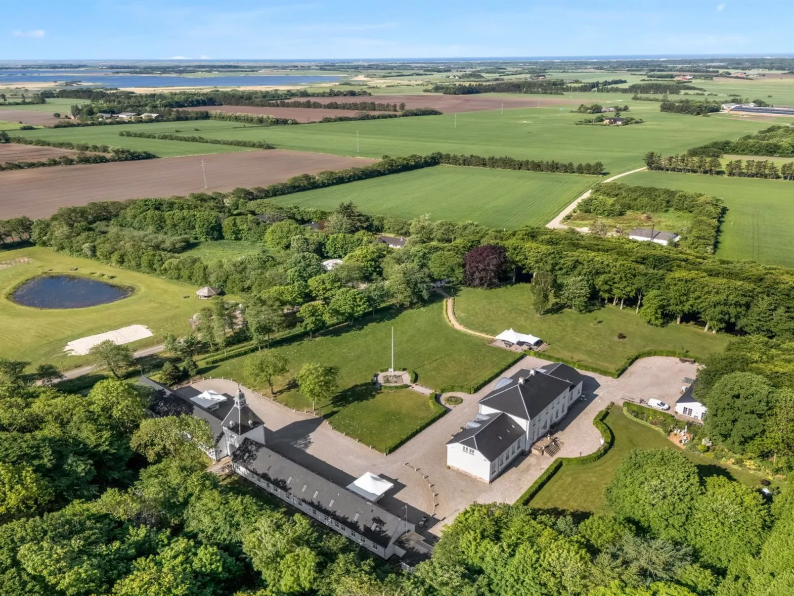 "Edine" - 4.5km from the sea-Buiten