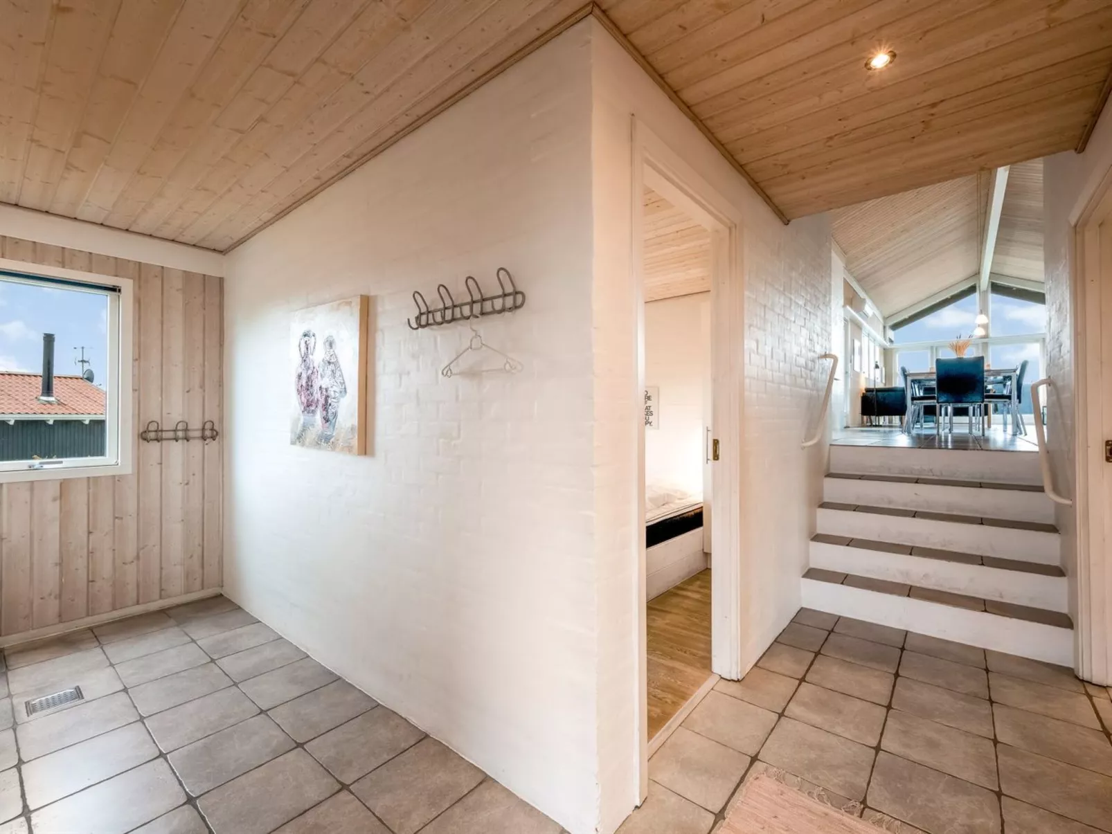 "Temjana" -  from the sea-Binnen