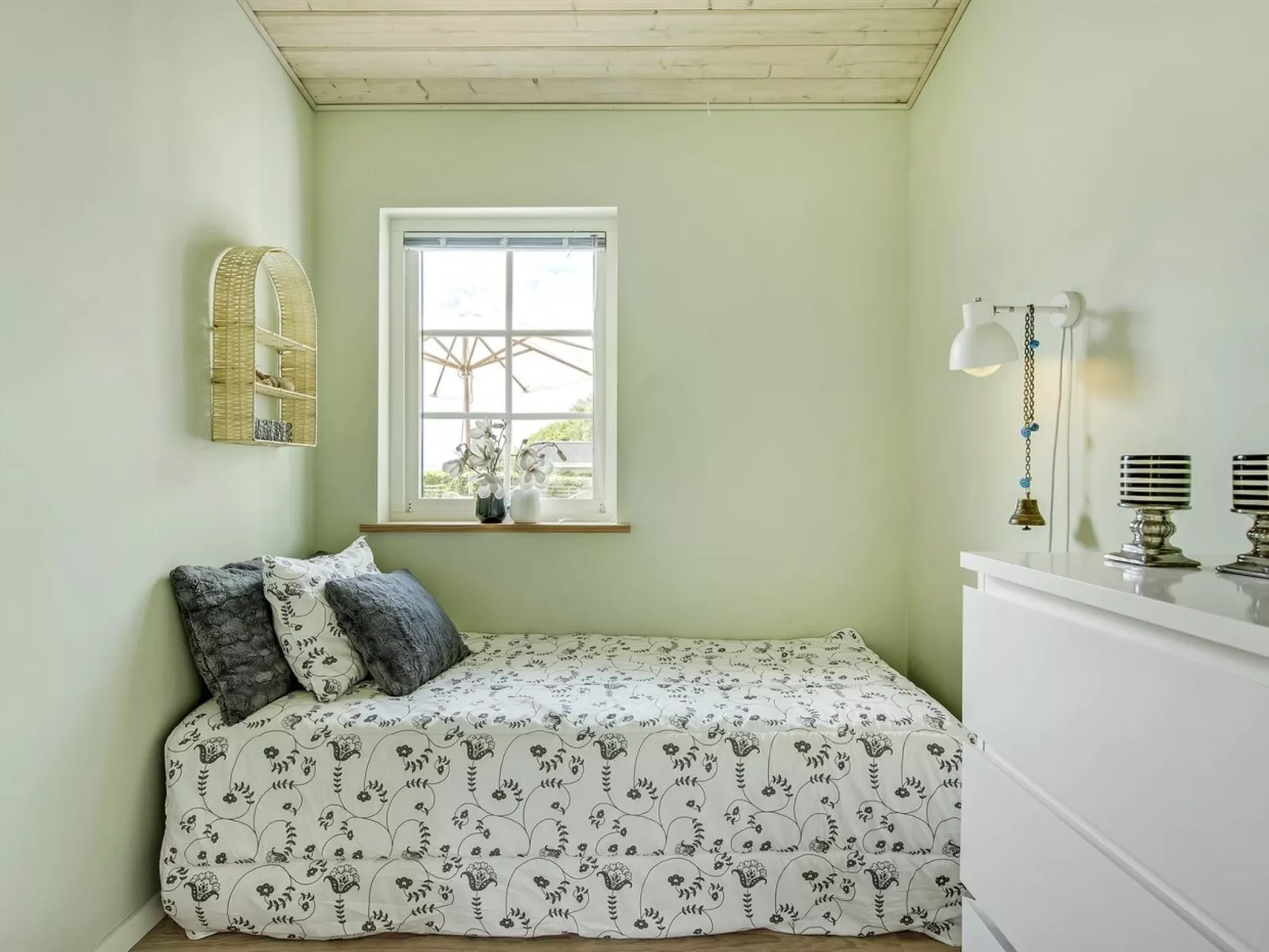 "Bernadete" - 50m to the fjord-Binnen