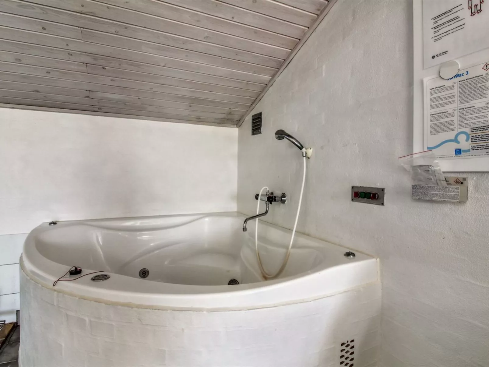 "Yessica" - 300m from the sea-Binnen