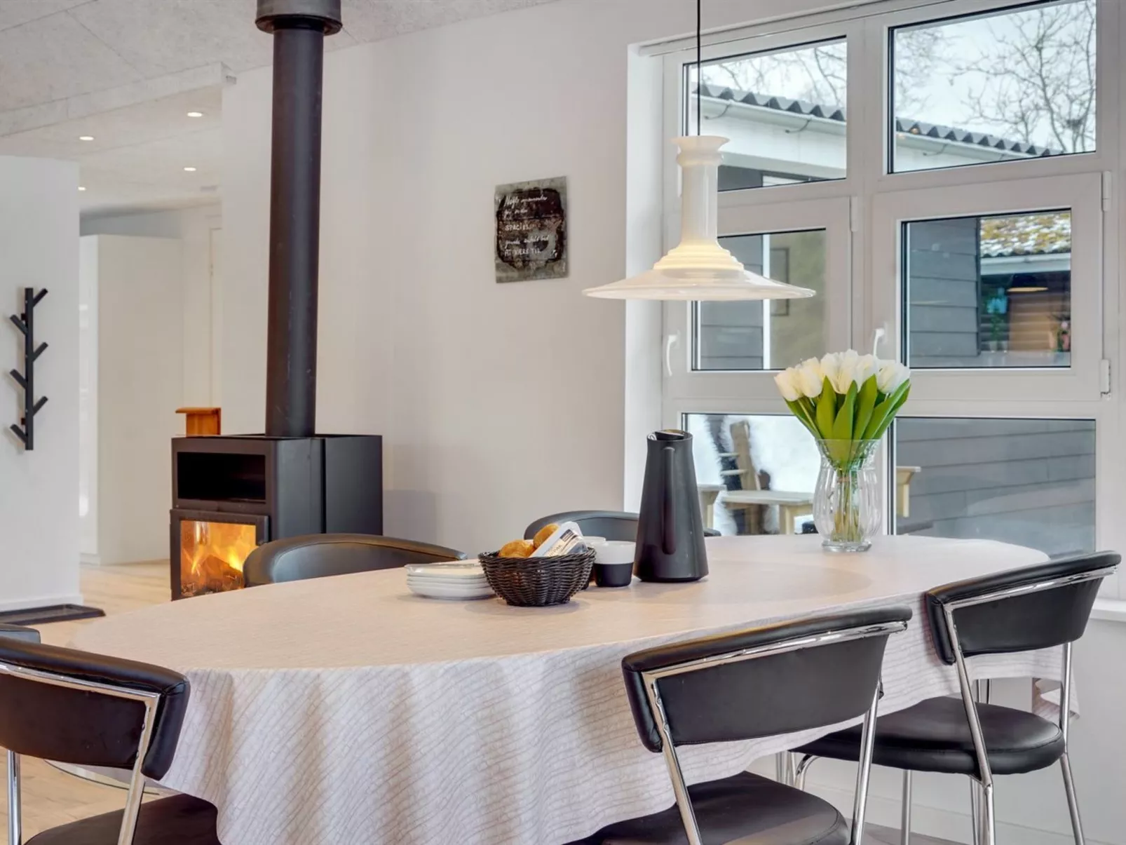 "Jurien" - 450m from the sea-Binnen