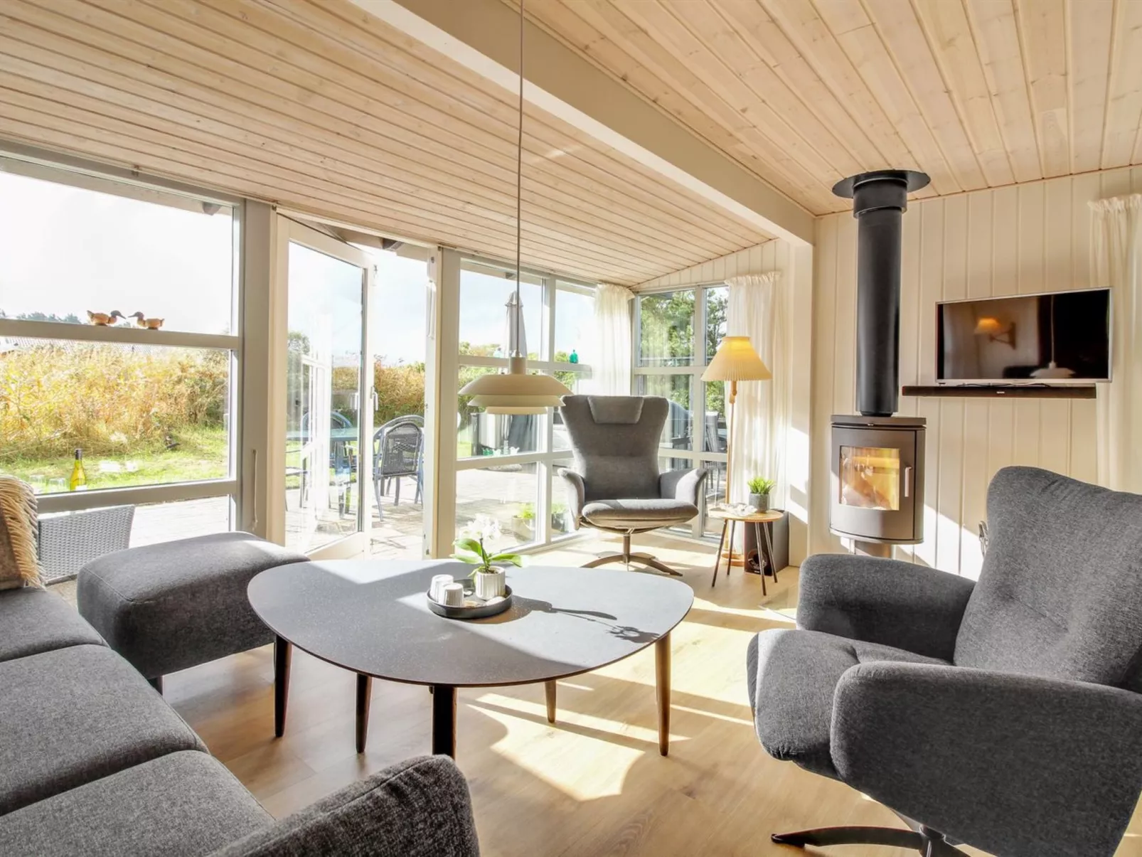 "Alice" - 1.3km from the sea-Binnen