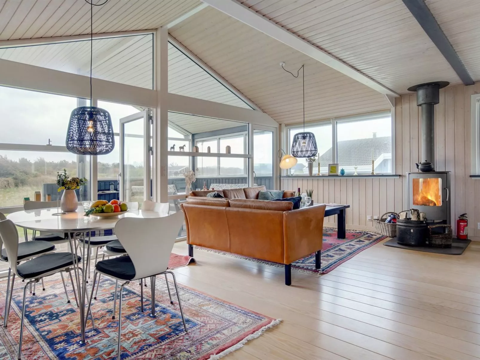 "Ailika" - 300m from the sea-Binnen