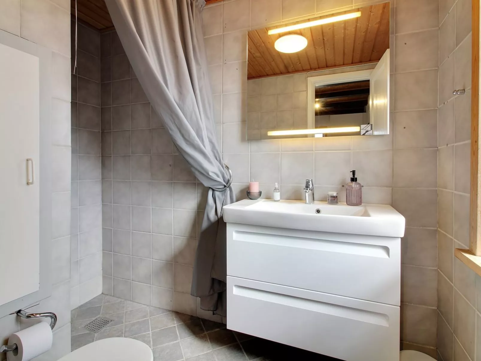 "Karla" - 100m from the sea-Binnen