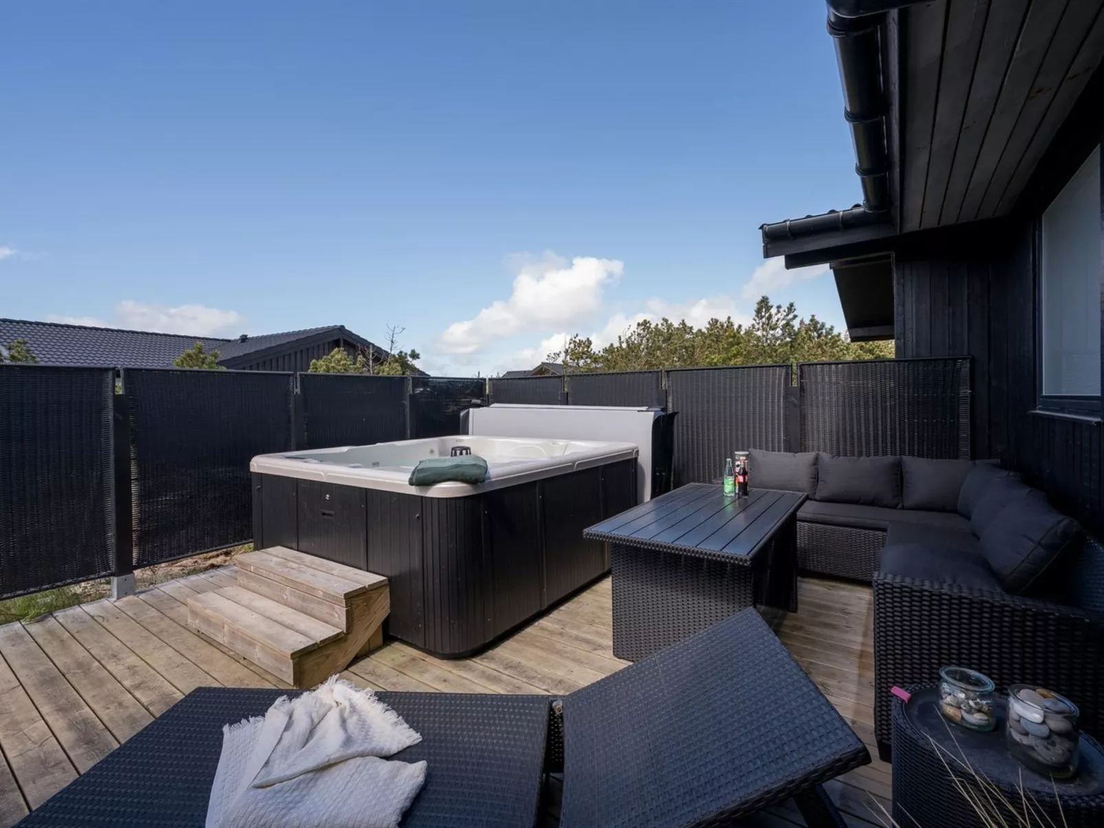 "Brunkil" - 500m from the sea-Binnen