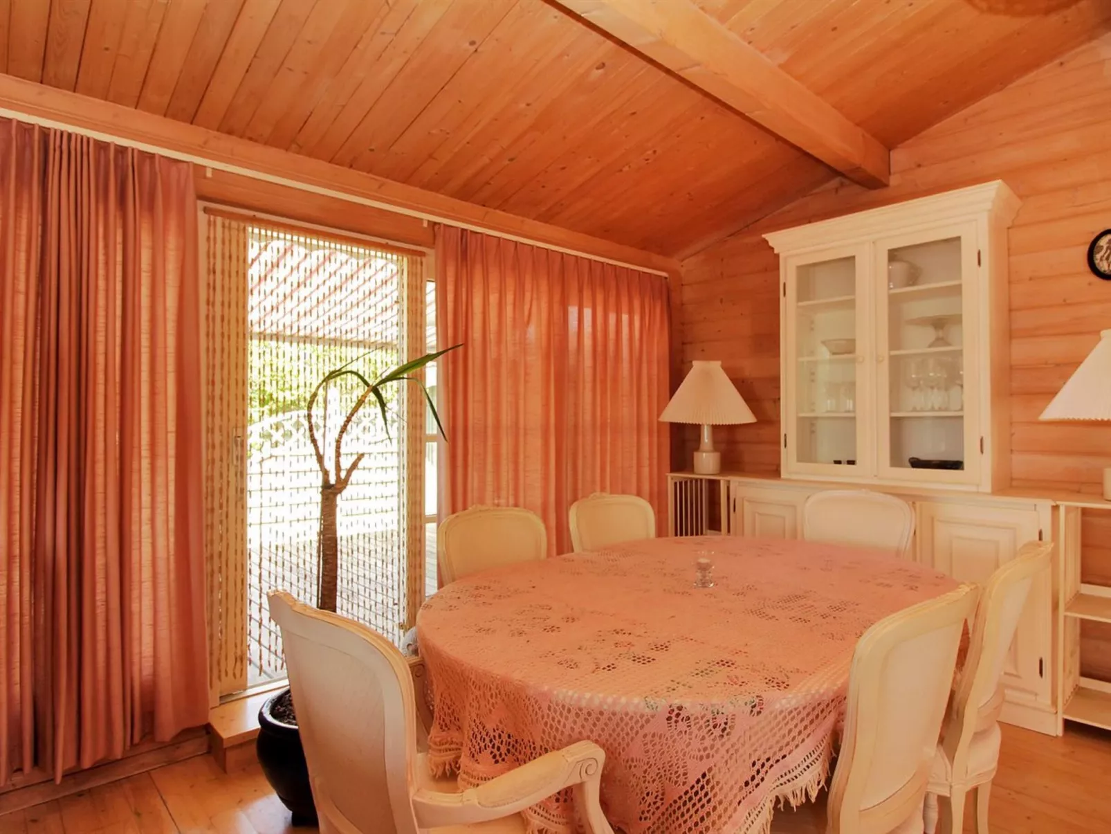 "Enrik" - 123m from the sea-Binnen