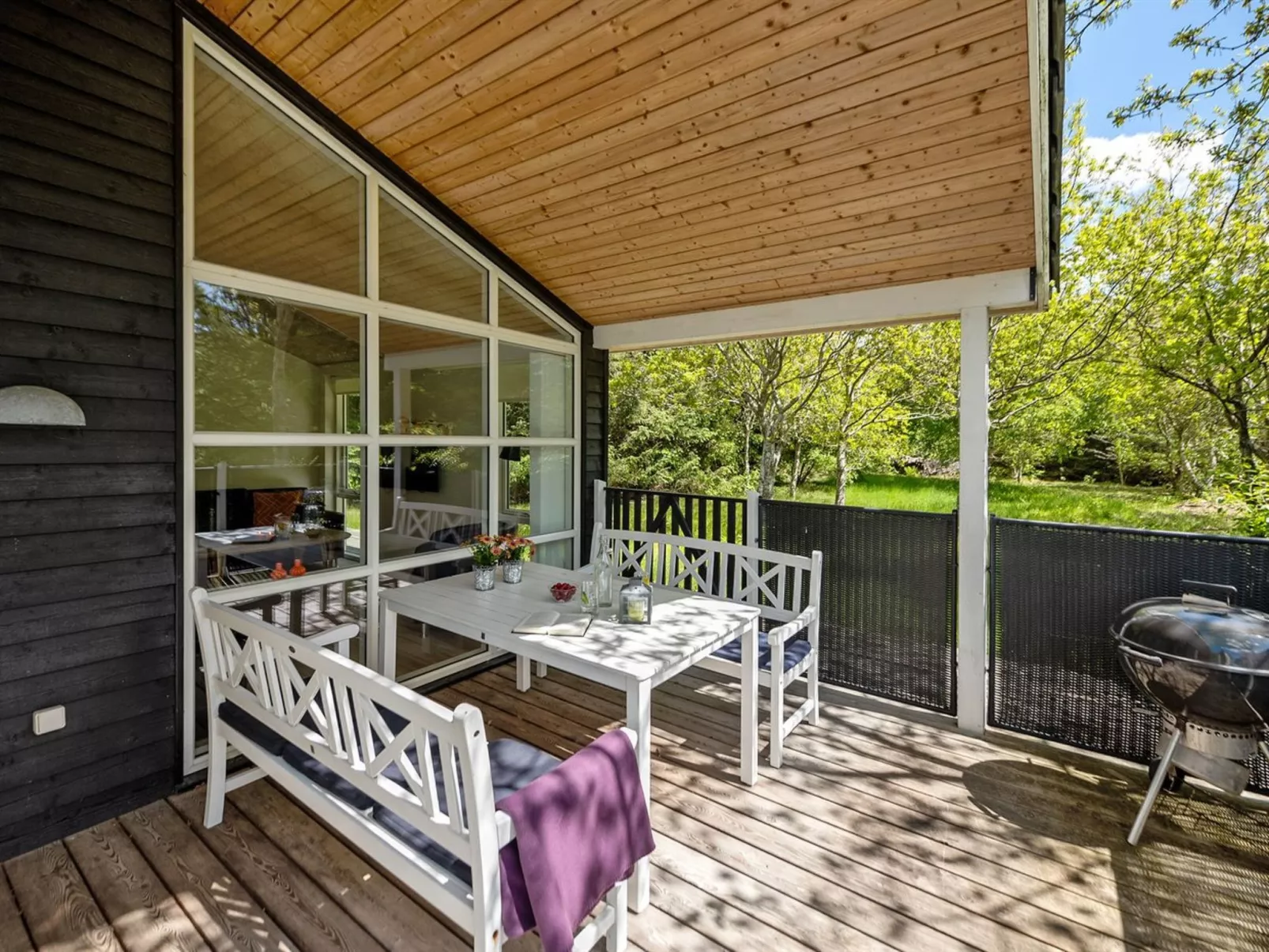 "Elena" - 800m to the fjord-Buiten